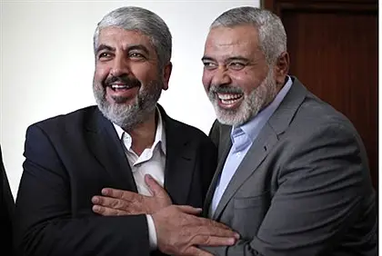 Ismail Haniyeh (R) with Hamas chief Khaled Mashaal